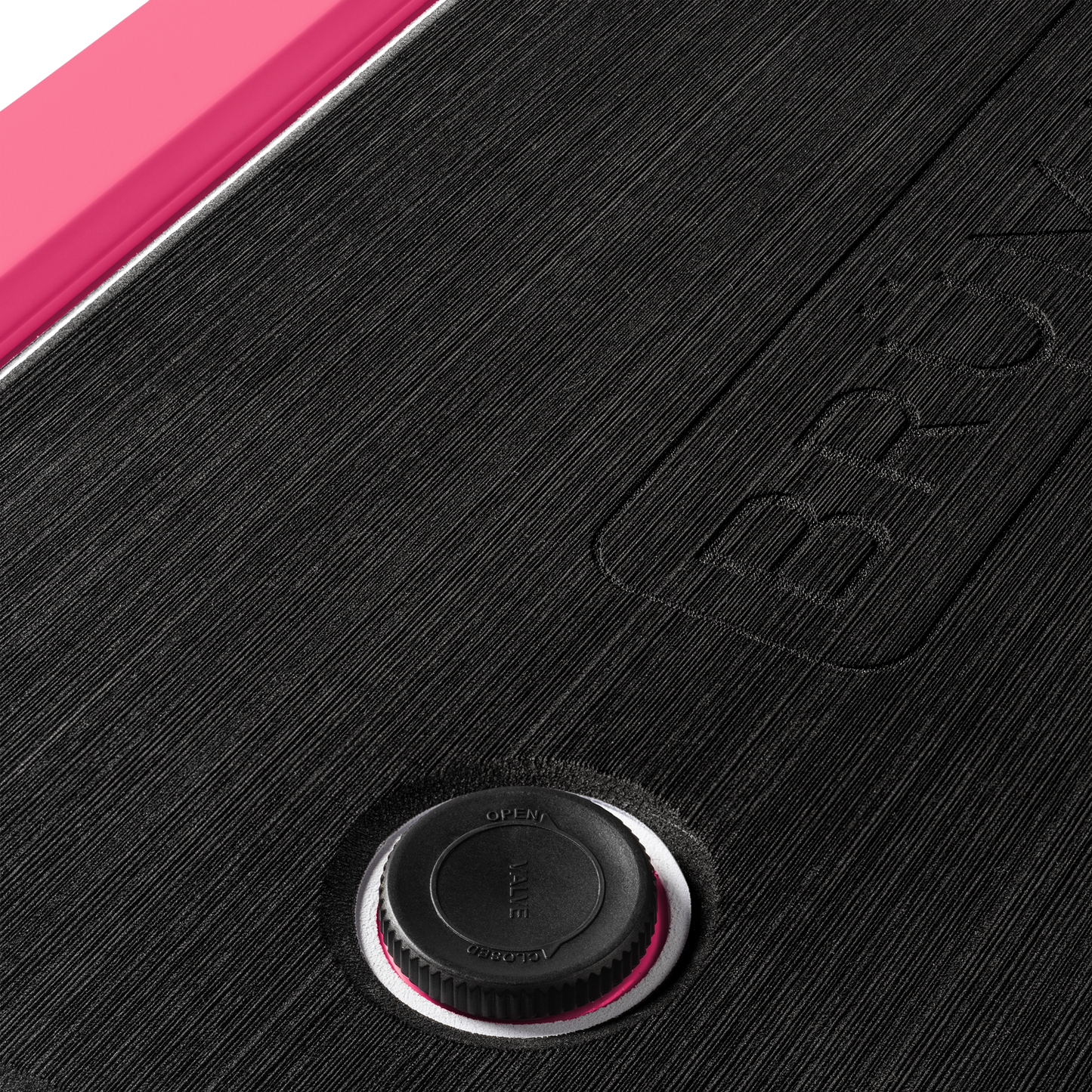 brutank-z4 brutank-55qt-neonpink-vent.png